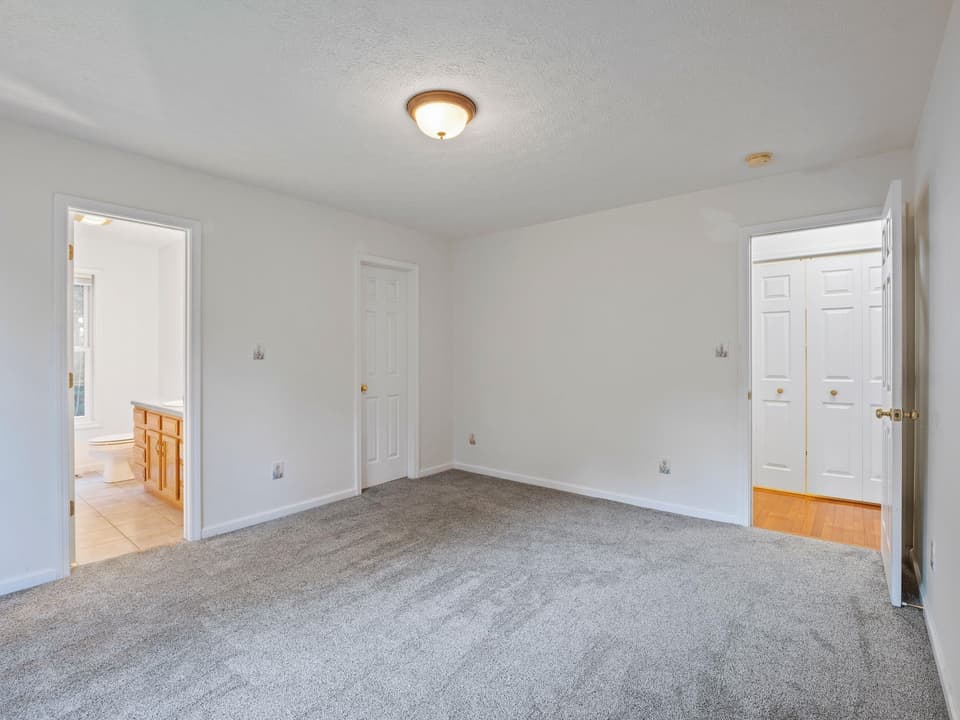 60 Wood Ridge Drive, photo 17 of 40