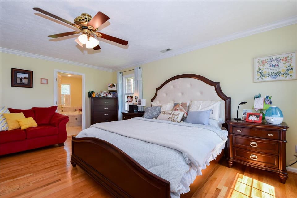 2070 Lake Vista Drive, photo 12 of 36