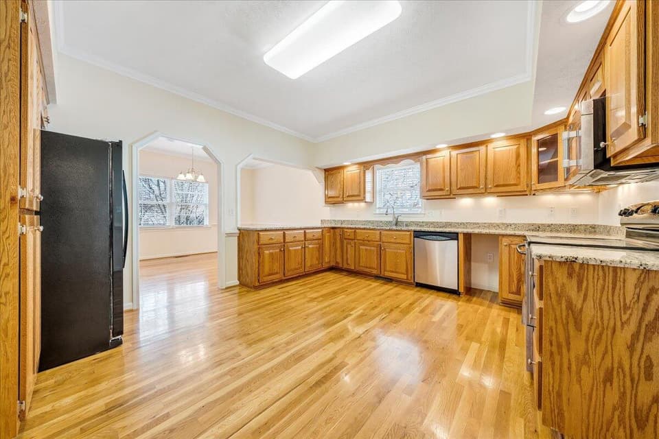 481 Houchins Rd, photo 10 of 35