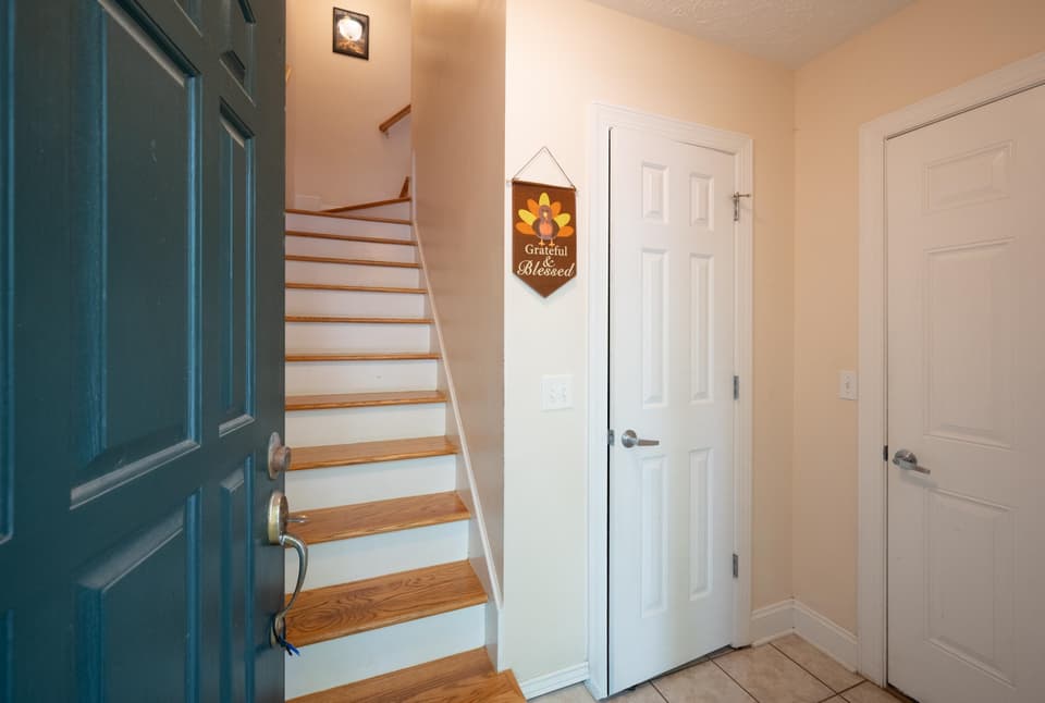 320 Tall Oak Boulevard, photo 2 of 40