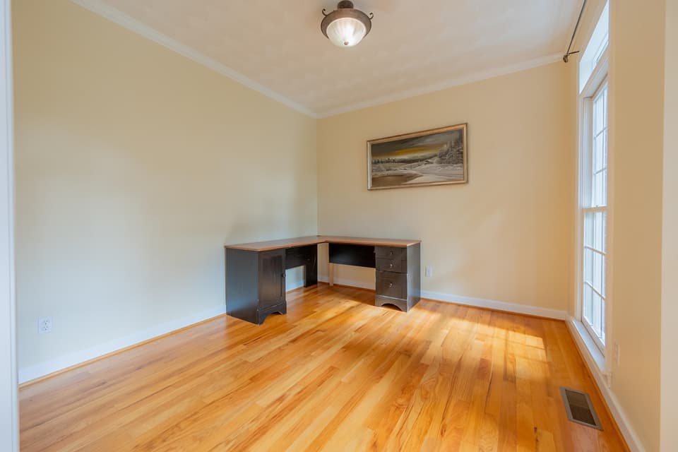 2075 Lubna Drive, photo 9 of 40