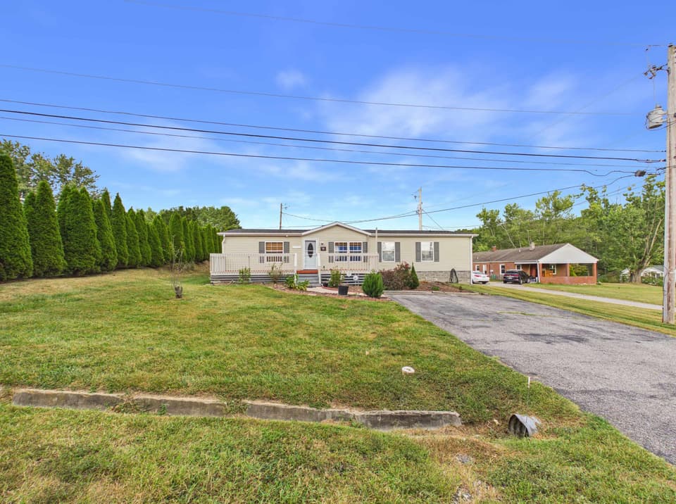 90 Jones Street SE, Christiansburg, VA