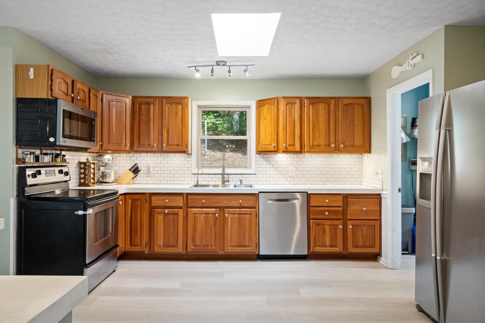 1720 Blake Drive, photo 6 of 40