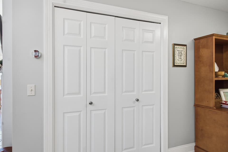 310 Pin Oak Drive, photo 16 of 40