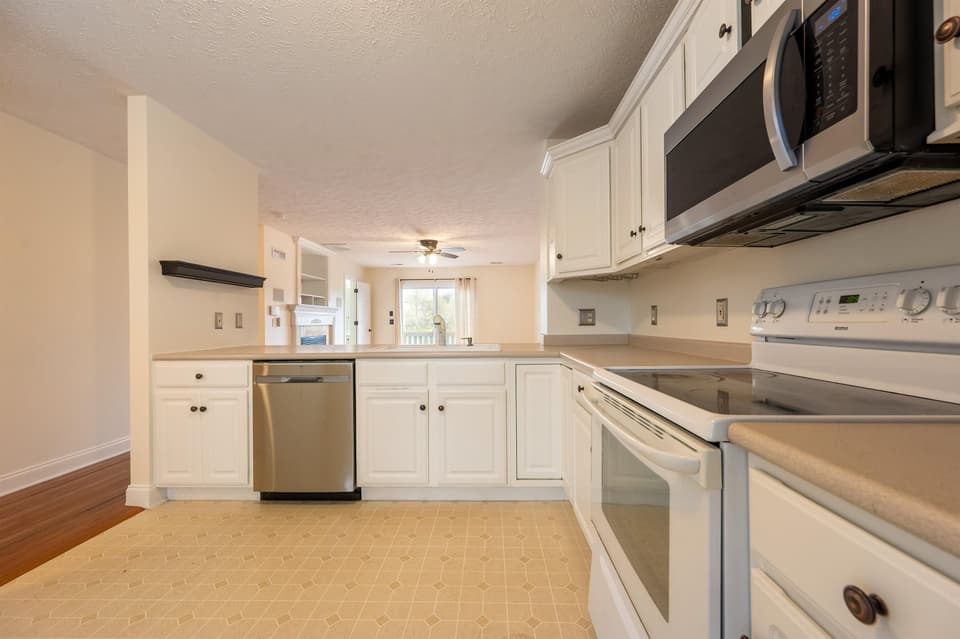 160 Willow Oak Drive NW, photo 15 of 40