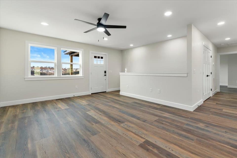 1045 Beaver Drive, photo 11 of 40