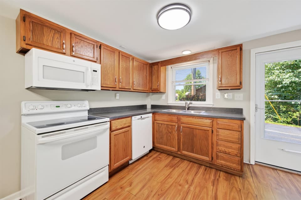 1548 Gallimore Street, photo 14 of 40
