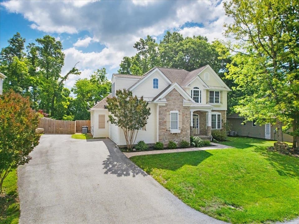 1044 Green Ridge Road, photo 3 of 40