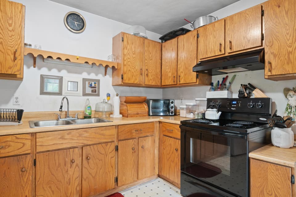 490 Sunnyside Lane, photo 19 of 36