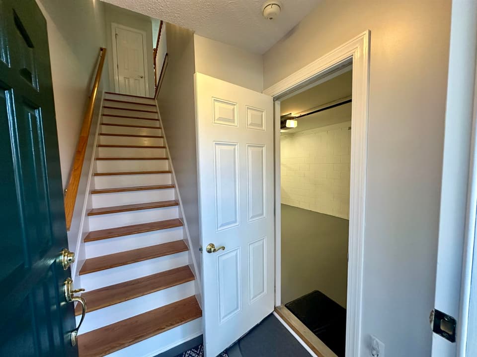 800 Oak Tree Boulevard, photo 12 of 40