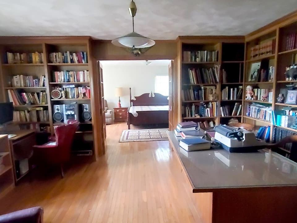 495 Simmons Road, photo 14 of 18