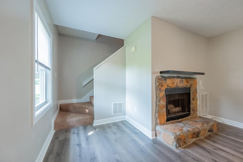 375 Warren Street, photo 20 of 40