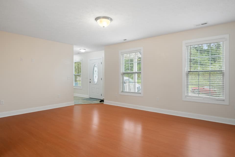 1555 Sherwood Drive, photo 16 of 40