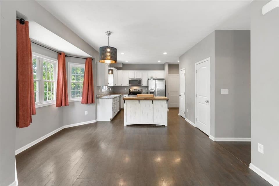 954 Brooklyn Avenue, photo 15 of 40