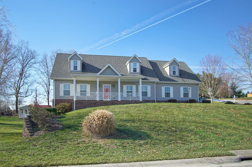 1410 Kensington Way, photo 3 of 40