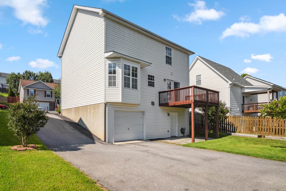 145 Wistaria Drive, photo 6 of 40