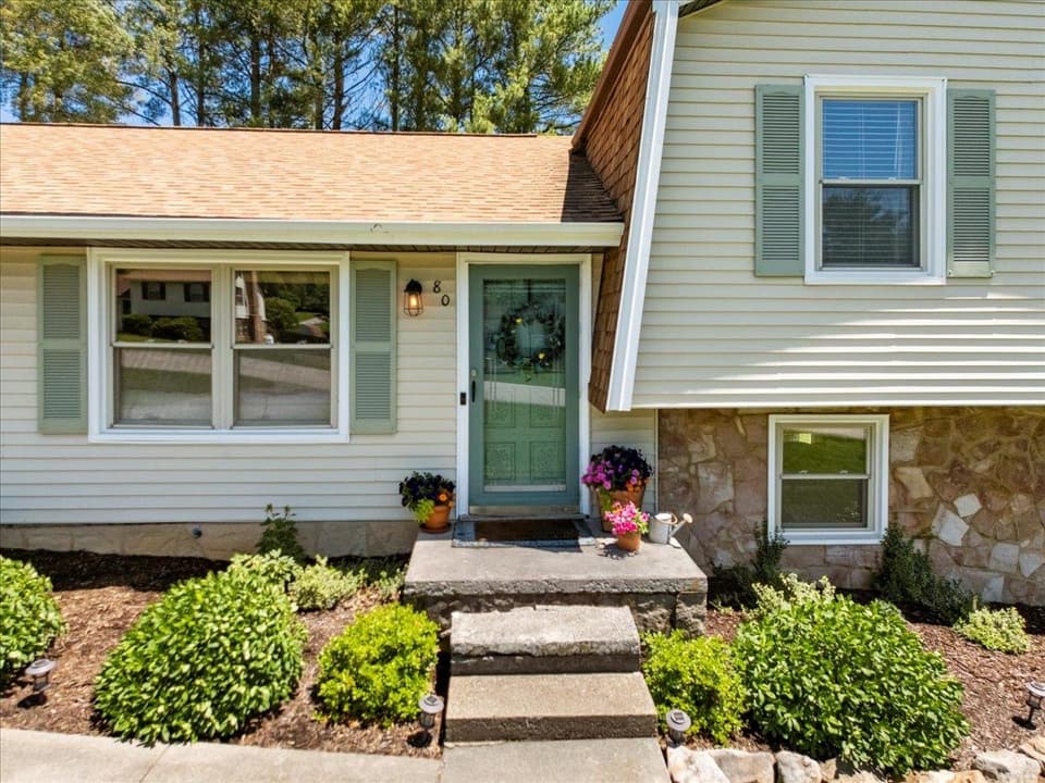 80 Henley Drive, photo 6 of 40