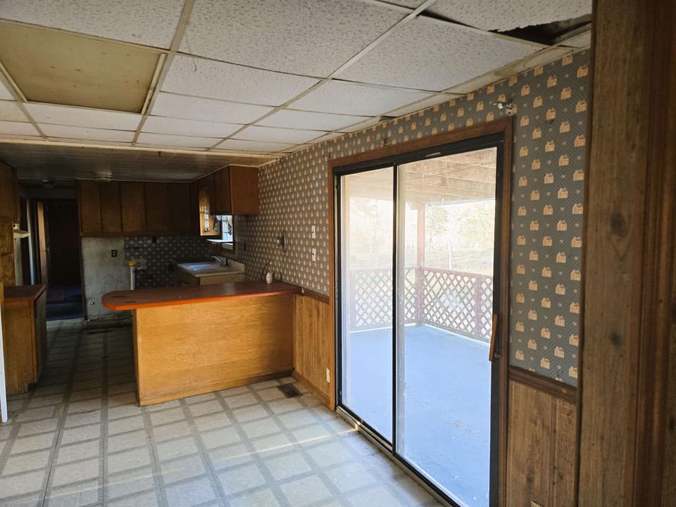 208 Easy Street, photo 17 of 39