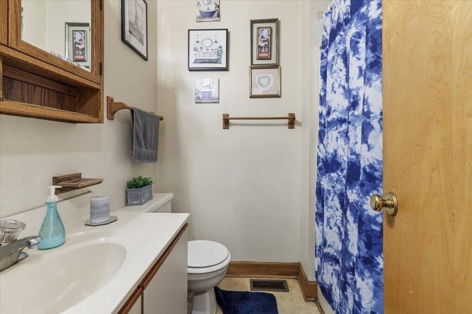 595 Freedom Viaduct NW, photo 33 of 40