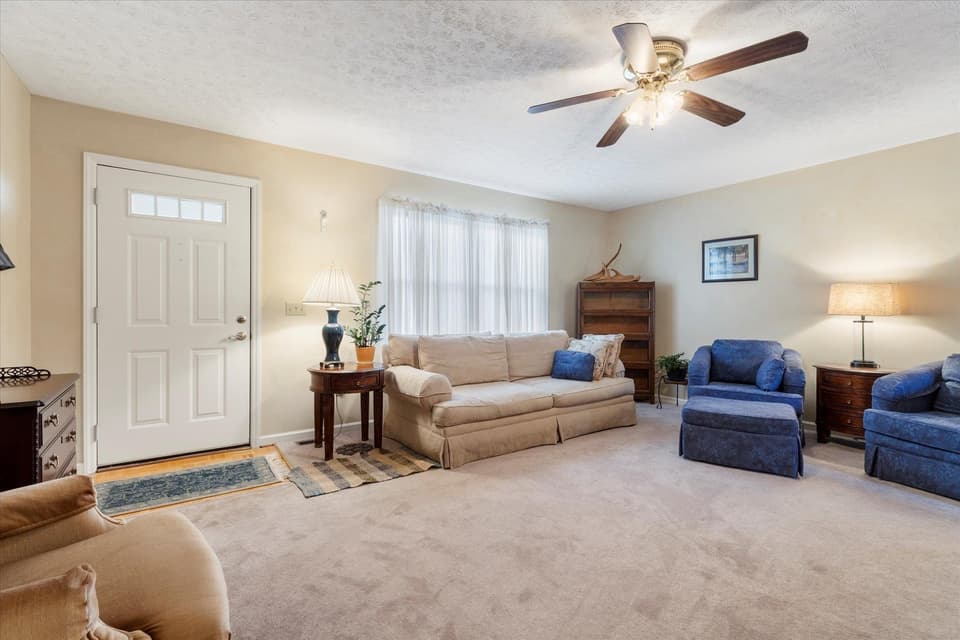 10 Belmont Drive, photo 5 of 40