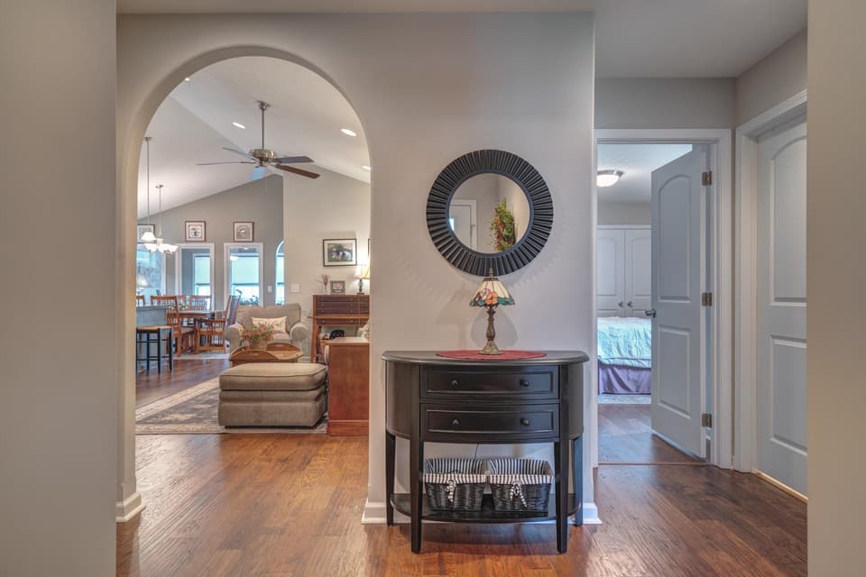 2160 Glade Drive SE, photo 9 of 40
