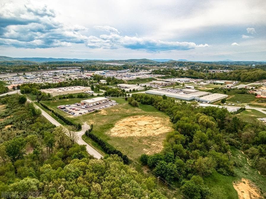 350 Industrial Drive, photo 10 of 16