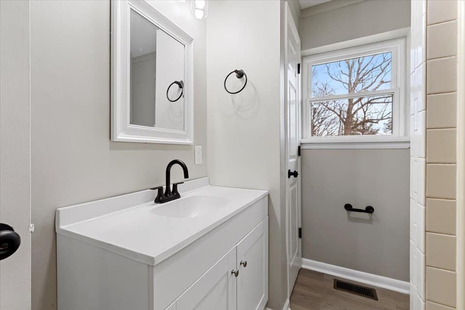 435 Teel Street, photo 21 of 40