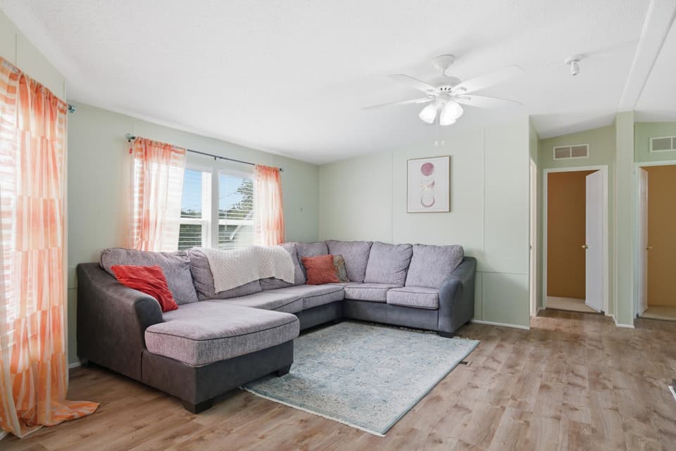 670 Liberty Street NE, photo 6 of 38