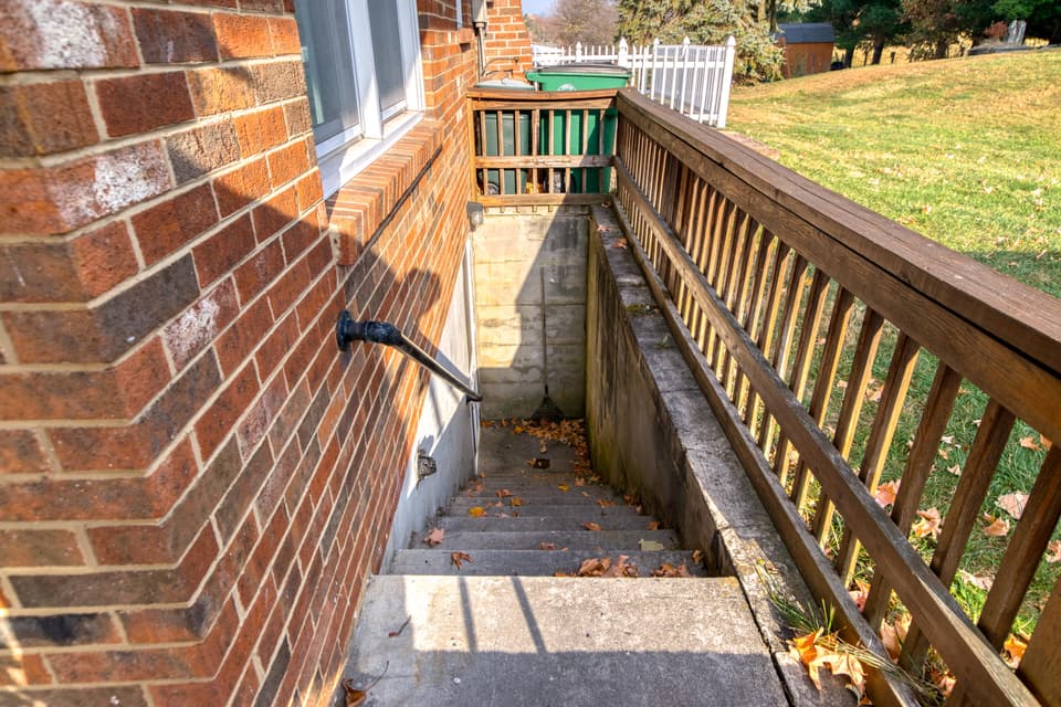 345 Maple Drive, photo 32 of 40