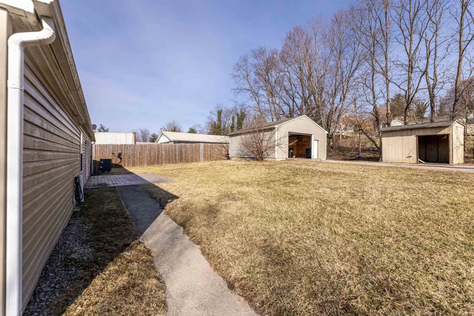 740 Montgomery Street, photo 19 of 23