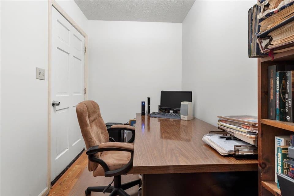 1290 Sherwood Drive, photo 17 of 40