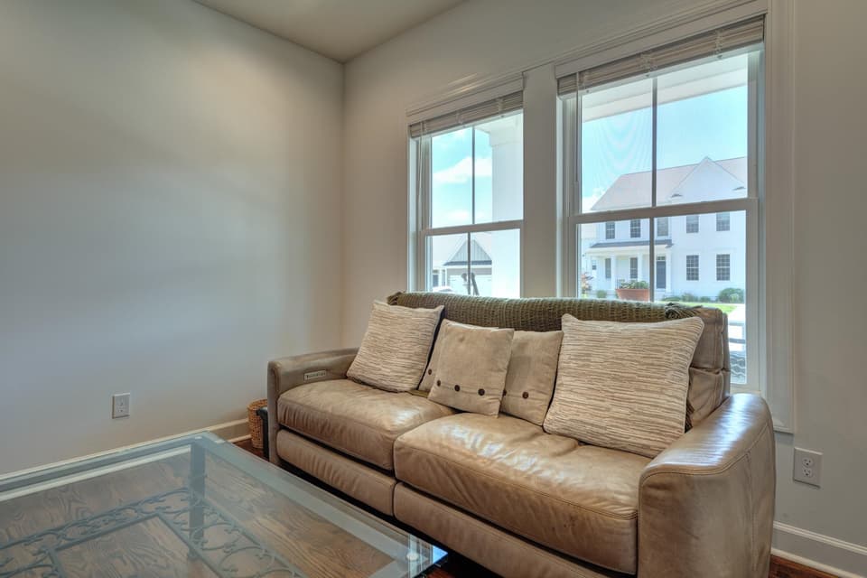 850 Jefferson Circle, photo 10 of 40