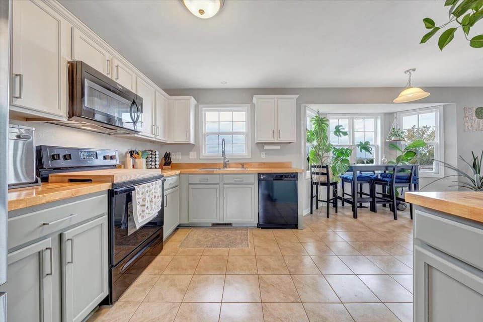 350 Chelsea Loop, photo 12 of 37