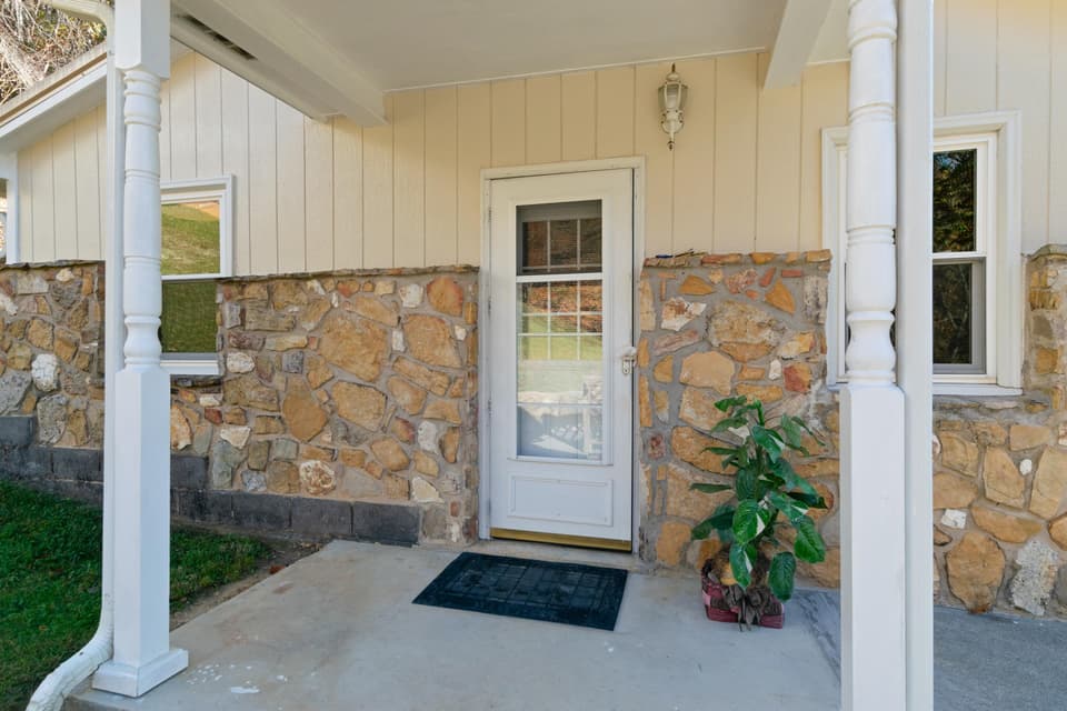 4550 Wayside Drive, photo 39 of 40