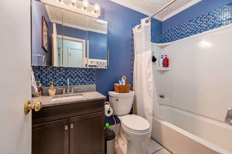 1380 Dow Street, photo 22 of 40