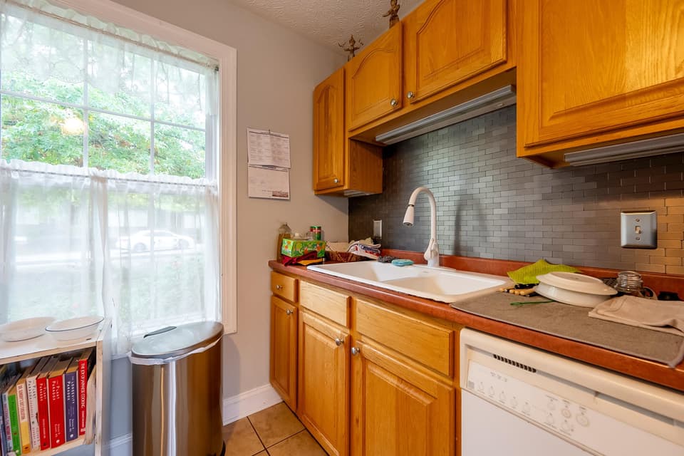 195 Tall Oak Boulevard, photo 19 of 40