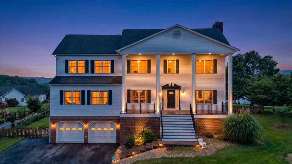 155 Alder Ln NW, Christiansburg, VA
