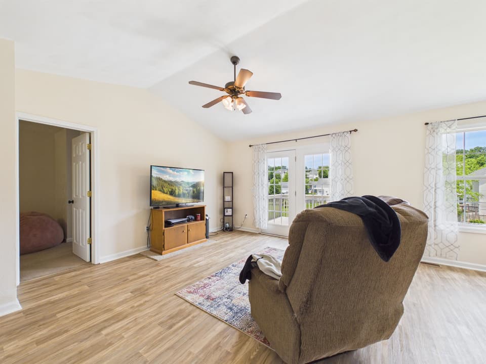 110 Aster Lane, photo 11 of 40