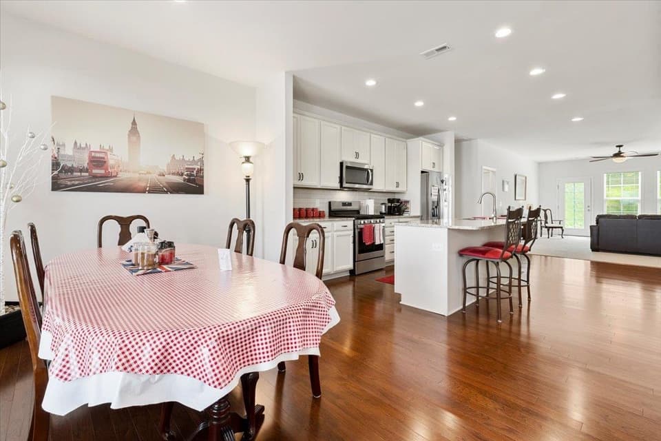 195 Hamilton Avenue NW, photo 9 of 37