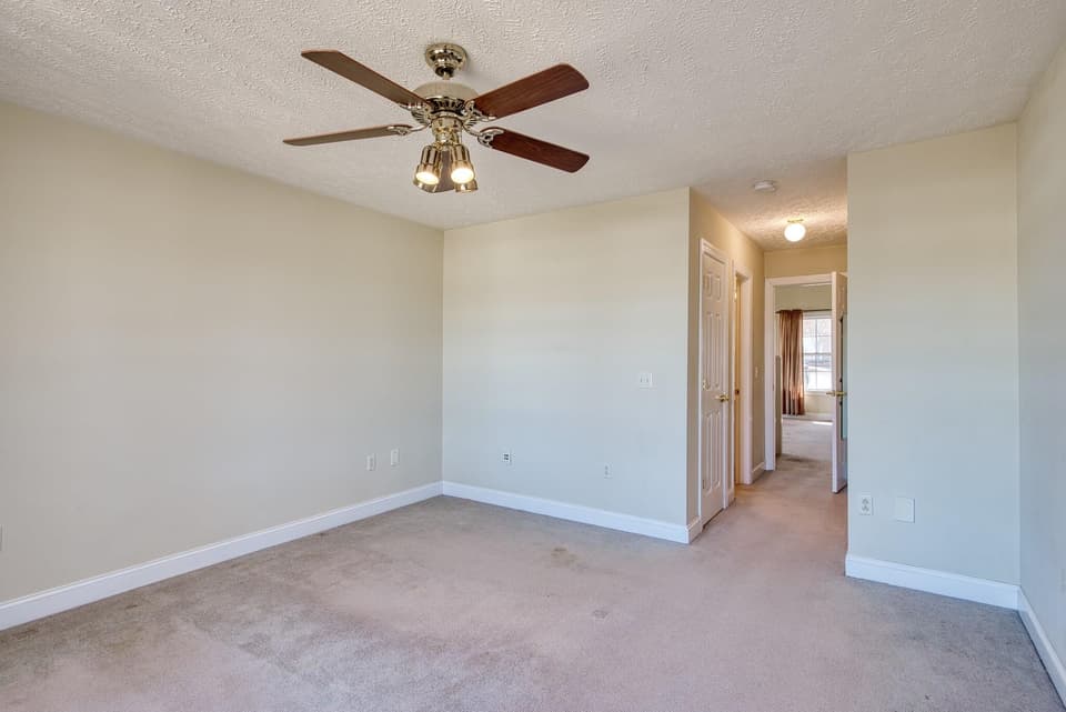 495 Gold Leaf Drive, photo 18 of 40