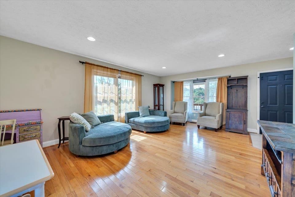 20 Wood Ridge Drive, photo 7 of 40