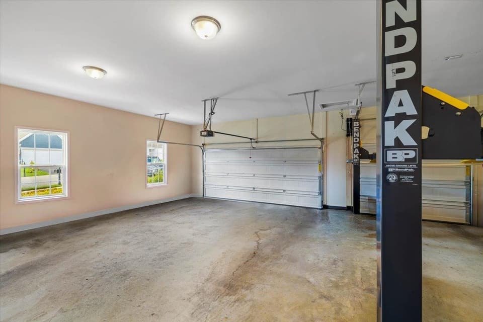 870 Jefferson Circle, photo 18 of 40