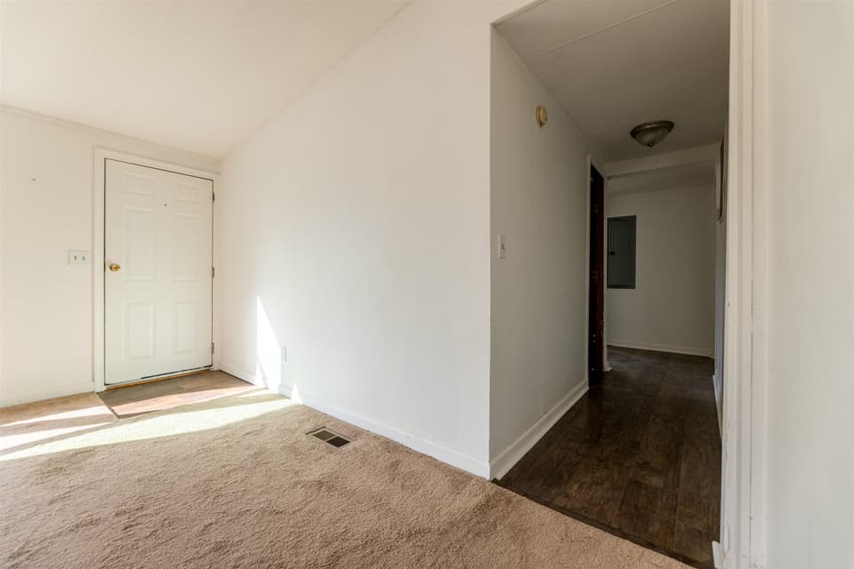 740 Montgomery Street, photo 10 of 23