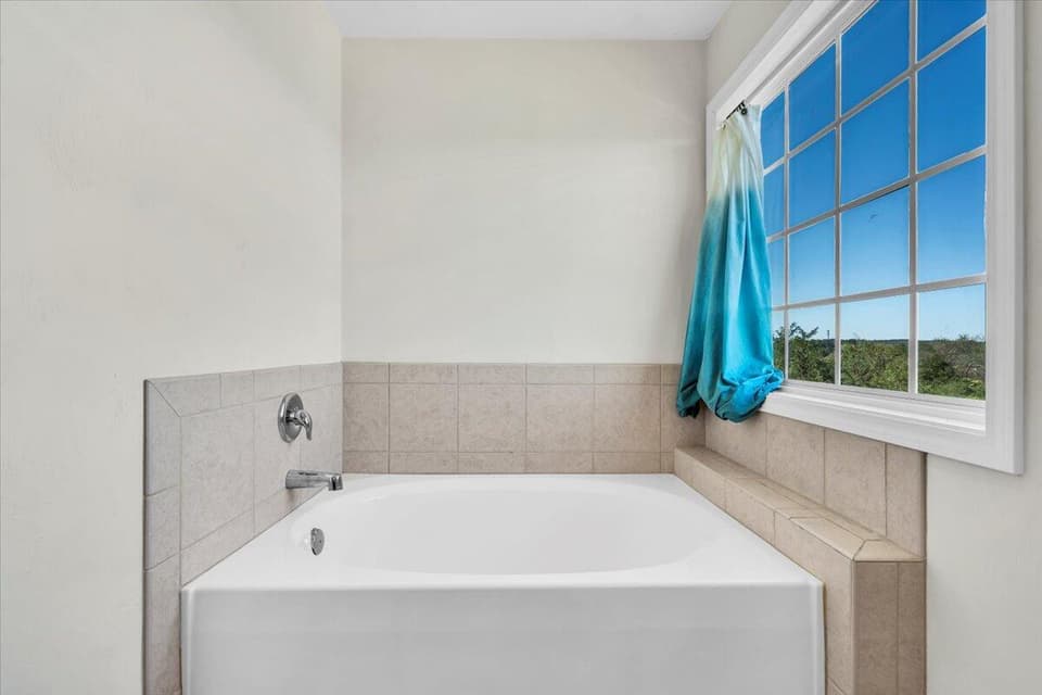 400 Chelsea Loop, photo 20 of 38