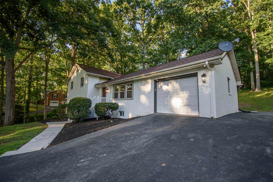 300 Arrowhead Trail, photo 10 of 39