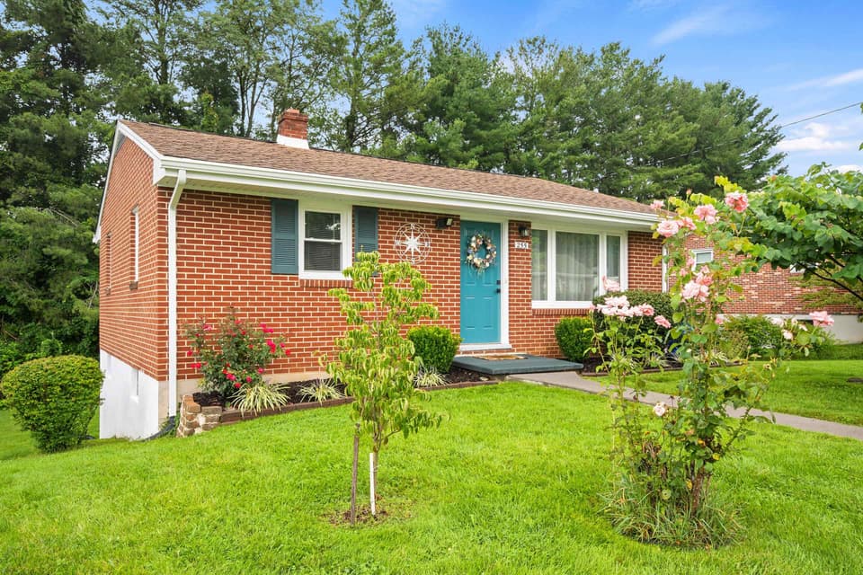 255 Fisher Street SE, photo 40 of 40