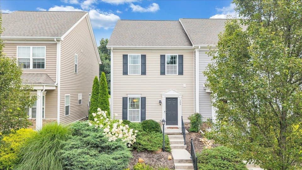205 Phoenix Boulevard NW, Christiansburg, VA