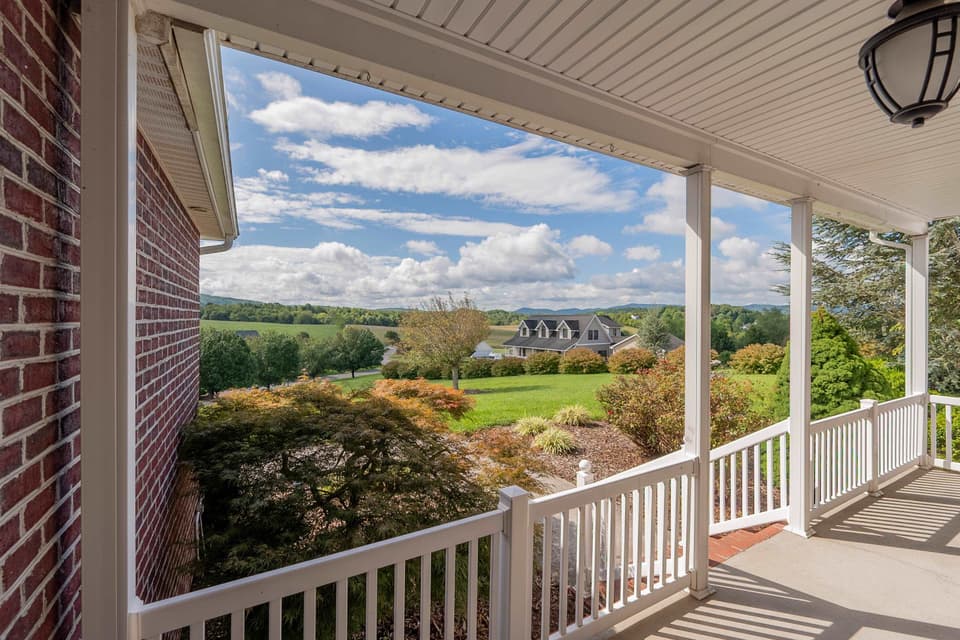 3810 Divine Drive, photo 11 of 40