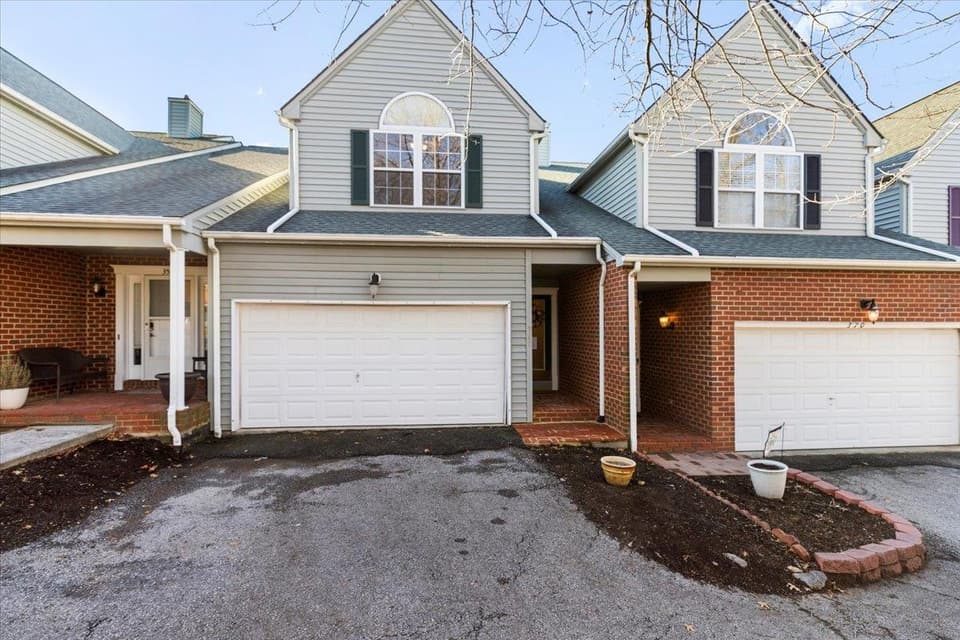 360 Gold Leaf Drive, photo 8 of 40