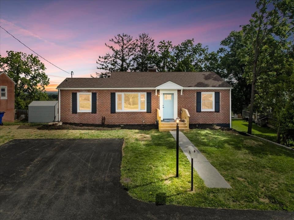 103 Longview Drive SW, Christiansburg, photo 2